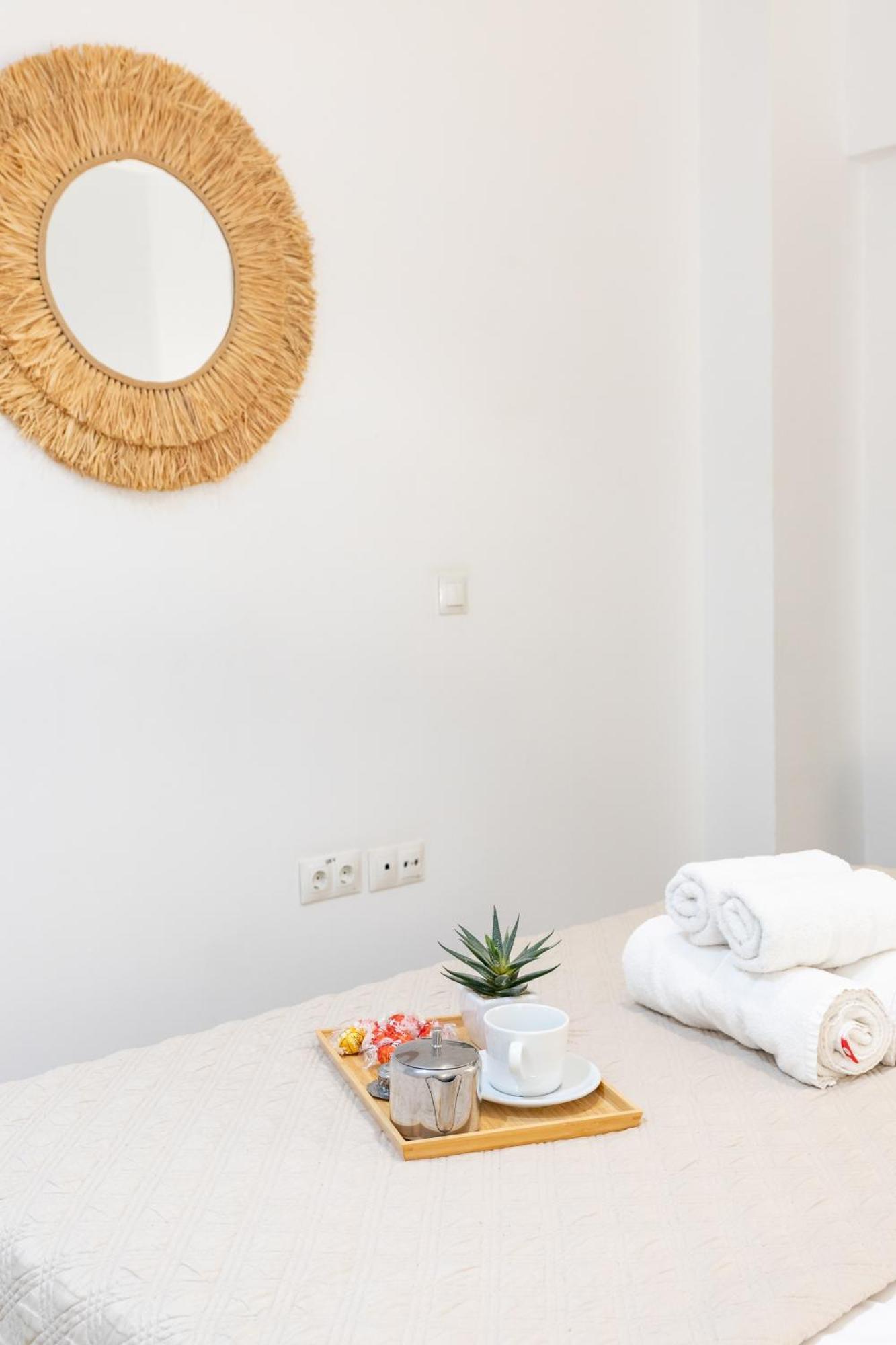 Travel Habitat Ayuntamiento * Valence